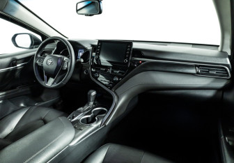 Подержанный автомобиль Toyota Camry Sedan 2021 года (9 фото)