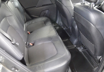 Подержанный автомобиль Kia Sportage 2012 года (13 фото)