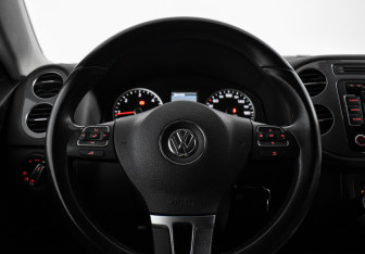 Подержанный автомобиль Volkswagen Tiguan 2012 года (18 фото)