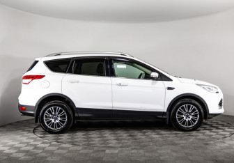 Подержанный автомобиль Ford Kuga 2013 года (4 фото)