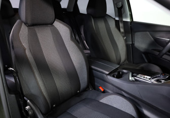 Подержанный автомобиль Peugeot 3008 2020 года (22 фото)