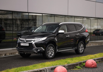 Подержанный автомобиль Mitsubishi Pajero Sport 2018 года (3 фото)