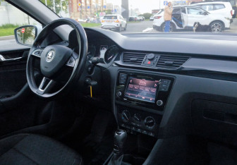 Подержанный автомобиль Skoda Rapid Liftback 2018 года (9 фото)