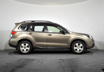 Подержанный автомобиль Subaru Forester Suv 2017 года (4 фото)