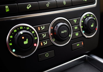 Подержанный автомобиль Land Rover Freelander 2012 года (21 фото)