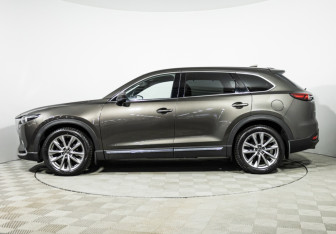 Подержанный автомобиль Mazda CX-9 2019 года (8 фото)