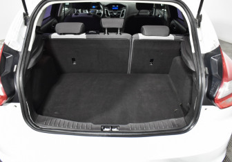 Подержанный автомобиль Ford Focus Hatchback 2013 года (20 фото)