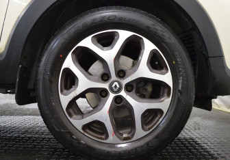 Подержанный автомобиль Renault Kaptur 2017 года (9 фото)