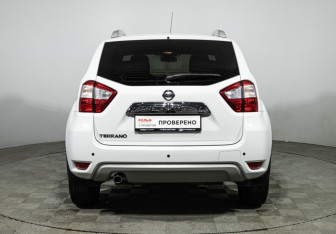 Подержанный автомобиль Nissan Terrano 2019 года (6 фото)
