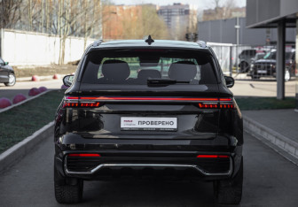 Подержанный автомобиль Geely Monjaro 2025 года (6 фото)