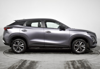 Подержанный автомобиль Omoda C5 2024 года (4 фото)