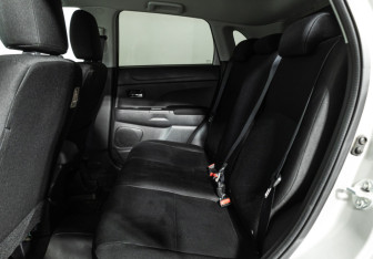 Подержанный автомобиль Mitsubishi ASX 2015 года (10 фото)