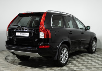 Подержанный автомобиль Volvo XC90 2012 года (5 фото)