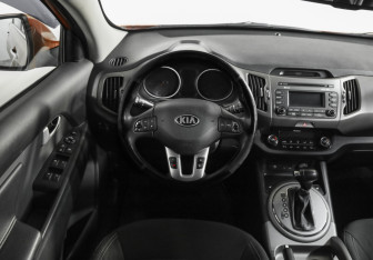 Подержанный автомобиль Kia Sportage 2014 года (11 фото)