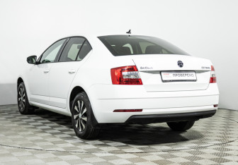 Подержанный автомобиль Skoda Octavia Liftback 2018 года (7 фото)