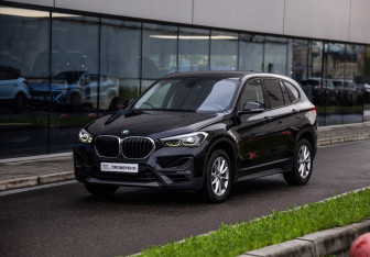 Подержанный автомобиль BMW X1 2020 года (4 фото)