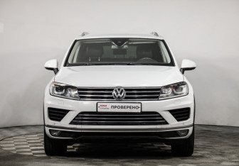 Подержанный автомобиль Volkswagen Touareg 2015 года (2 фото)