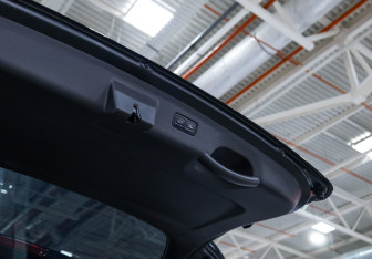 Подержанный автомобиль Kia Carnival 2021 года (32 фото)