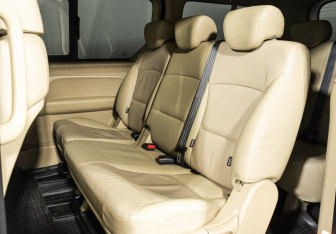 Подержанный автомобиль Hyundai H-1 2016 года (10 фото)