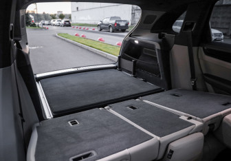 Подержанный автомобиль Porsche Cayenne 2019 года (33 фото)