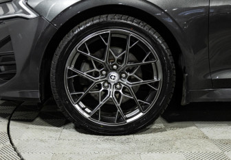 Подержанный автомобиль Kia K5 2021 года (28 фото)