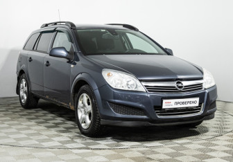 Подержанный автомобиль Opel Astra Wagon 2010 года (3 фото)