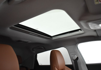 Подержанный автомобиль Omoda C5 2023 года (14 фото)