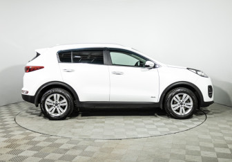 Подержанный автомобиль Kia Sportage 2016 года (4 фото)