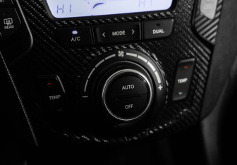 Подержанный автомобиль Hyundai Santa Fe 2012 года (17 фото)