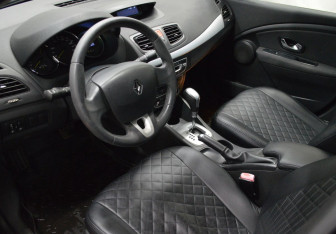 Подержанный автомобиль Renault Fluence 2010 года (9 фото)