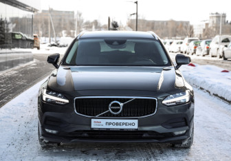Подержанный автомобиль Volvo V90 2018 года (3 фото)