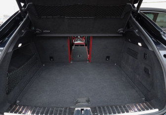 Подержанный автомобиль Porsche Cayenne 2019 года (34 фото)