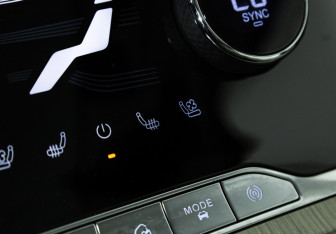 Подержанный автомобиль Exeed VX 2022 года (16 фото)