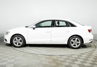 Подержанный автомобиль Audi A3 Sedan 2018 года (8 фото)