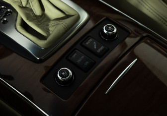 Подержанный автомобиль Infiniti FX 2011 года (20 фото)