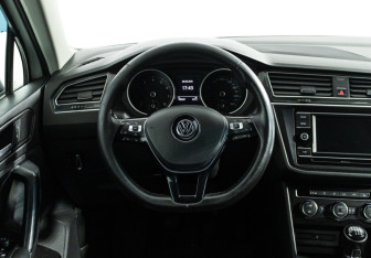 Подержанный автомобиль Volkswagen Tiguan 2018 года (17 фото)