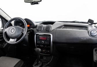 Подержанный автомобиль Renault Duster 2012 года (9 фото)