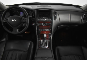 Подержанный автомобиль Infiniti EX 2012 года (14 фото)