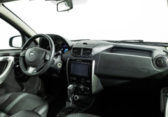 Подержанный автомобиль Nissan Terrano 2018 года (9 фото)