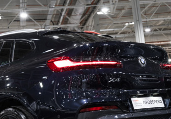 Подержанный автомобиль BMW X4 2018 года (11 фото)