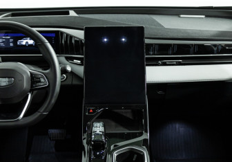 Подержанный автомобиль Geely Atlas 2024 года (14 фото)