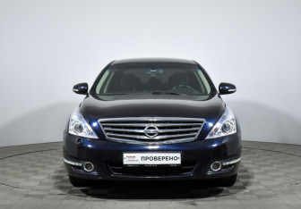 Подержанный автомобиль Nissan Teana 2011 года (2 фото)