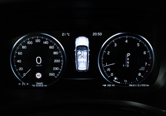 Подержанный автомобиль Volvo V60 Cross Country 2021 года (12 фото)