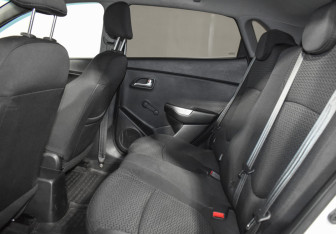 Подержанный автомобиль Kia Rio Hatchback 2016 года (11 фото)