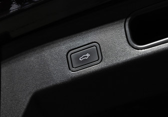 Подержанный автомобиль Geely Atlas 2024 года (23 фото)