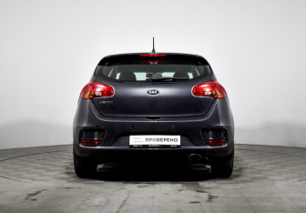 Подержанный автомобиль Kia Ceed Hatchback 2016 года (6 фото)
