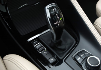 Подержанный автомобиль BMW X1 2021 года (19 фото)