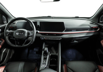 Подержанный автомобиль Geely Coolray 2024 года (13 фото)