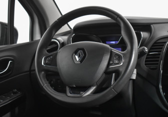 Подержанный автомобиль Renault Kaptur 2016 года (14 фото)
