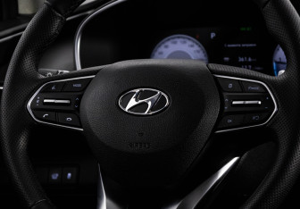 Подержанный автомобиль Hyundai Santa Fe 2021 года (12 фото)